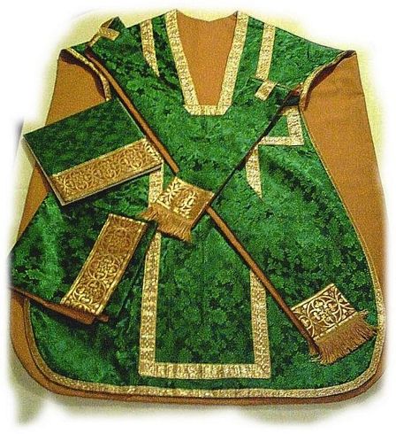 Roman (Italian) Vestment Set - Green